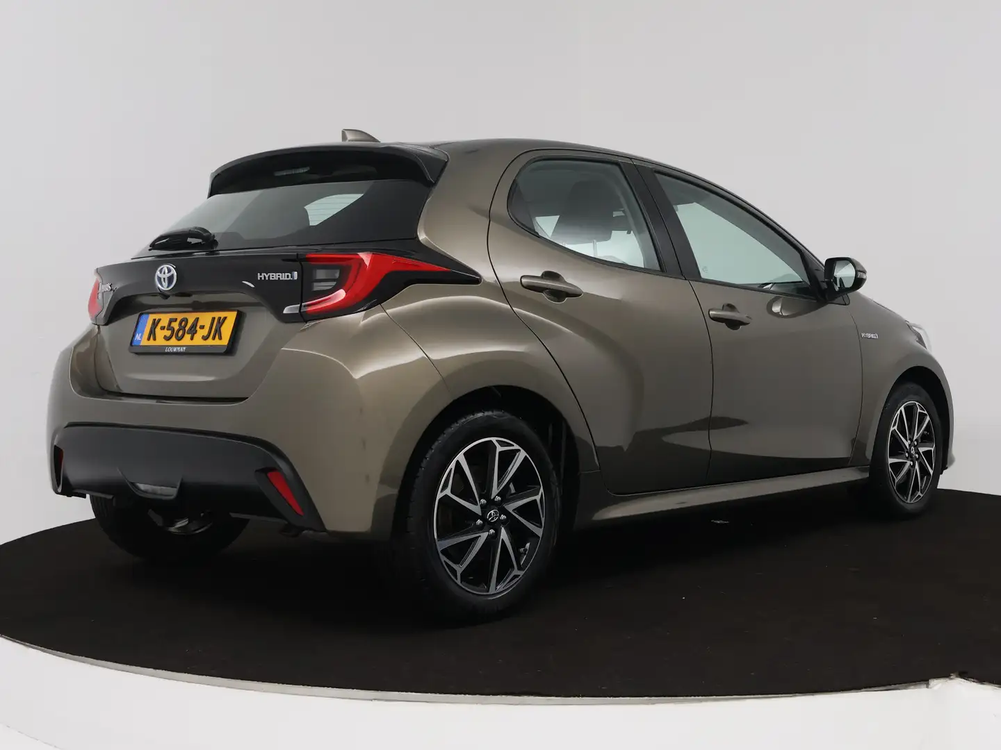 Toyota Yaris 1.5 Hybrid Dynamic Groen - 2