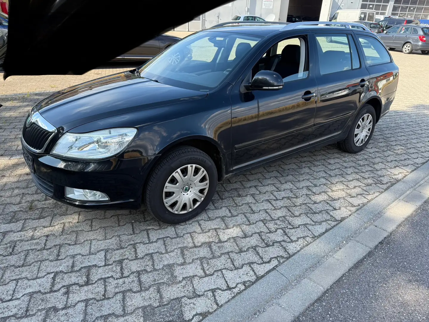 Skoda Octavia Ambiente 4X4 Schwarz - 1