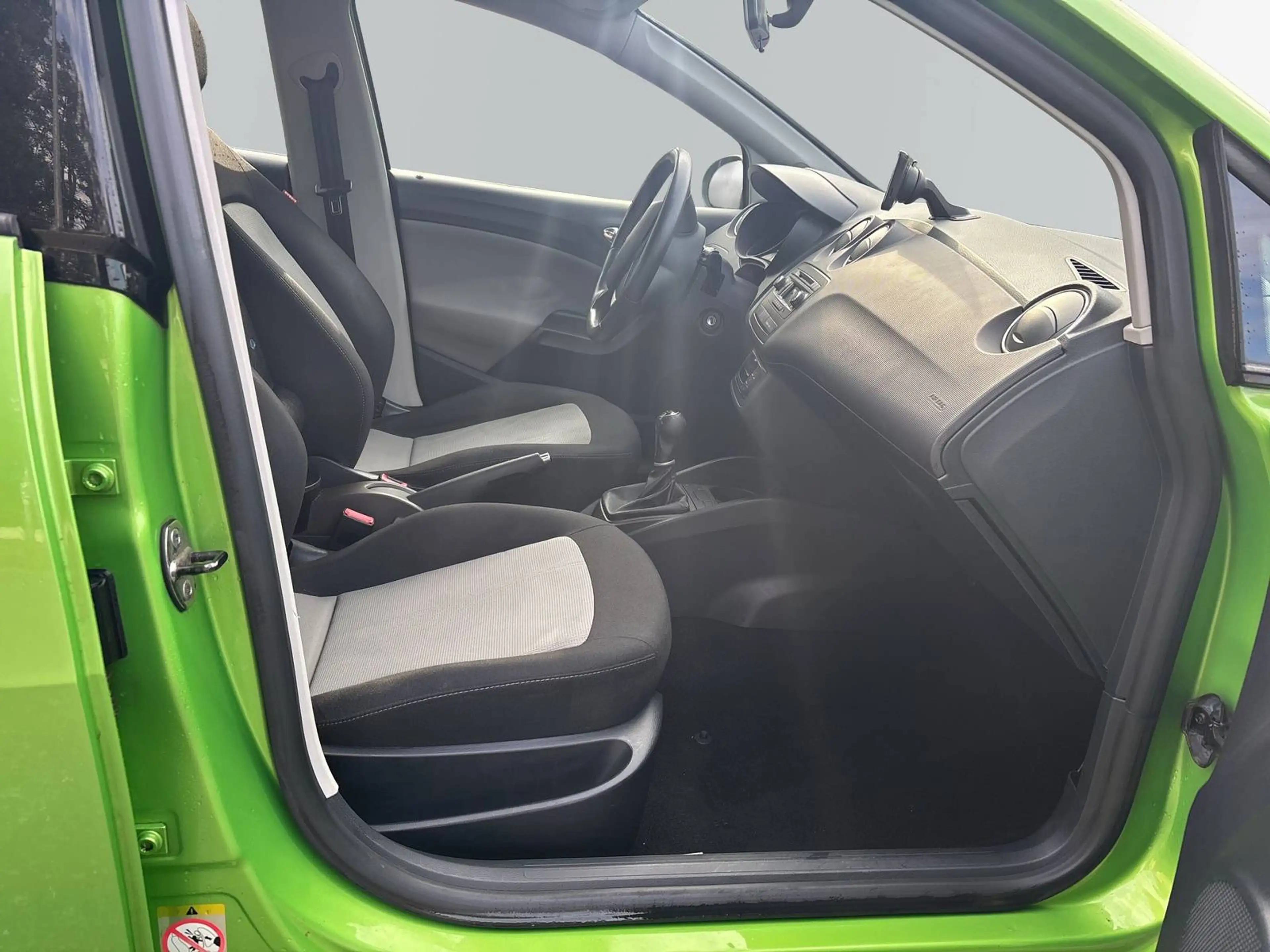 SEAT Ibiza 1.2 Salsa *TÜV | WENIG KM| KLIMAAUTOMATIK* — photo 13