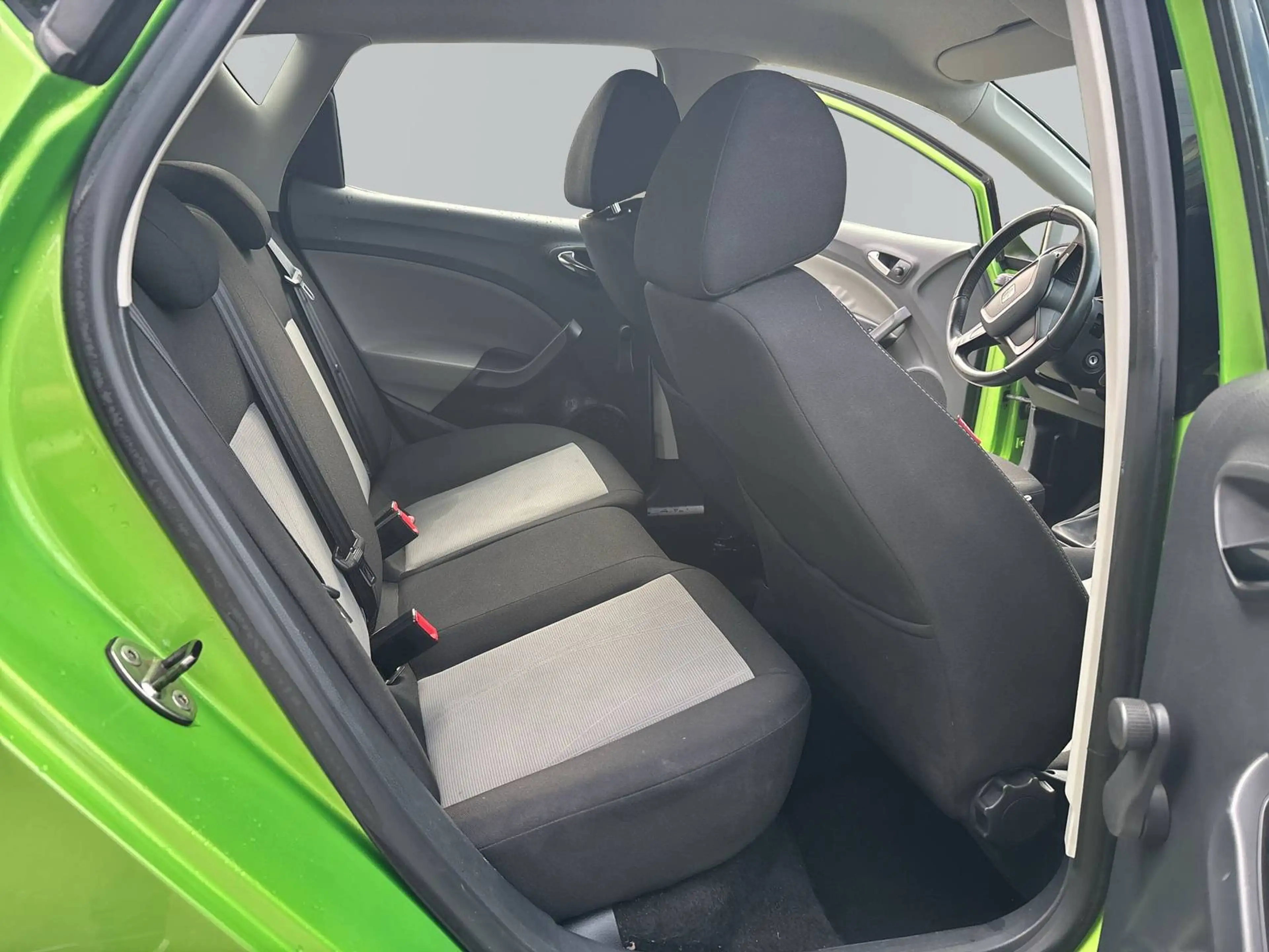 SEAT Ibiza 1.2 Salsa *TÜV | WENIG KM| KLIMAAUTOMATIK* — photo 11