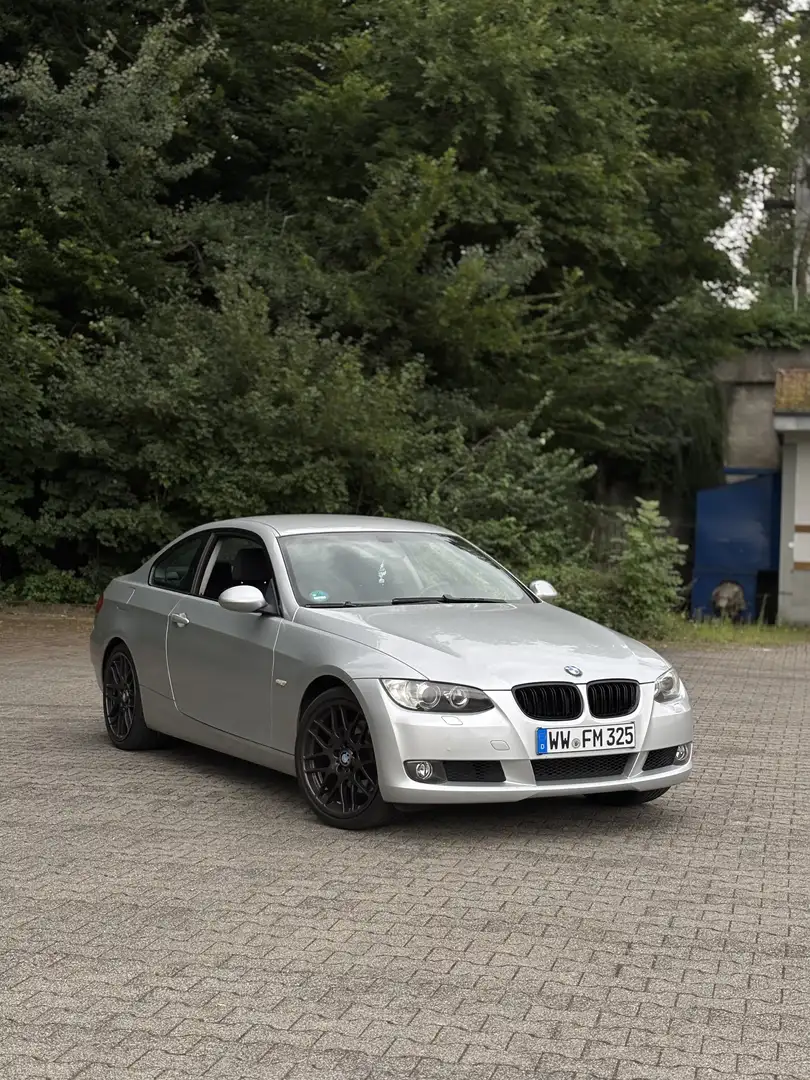 BMW 325 E92 325i Coupe - 2