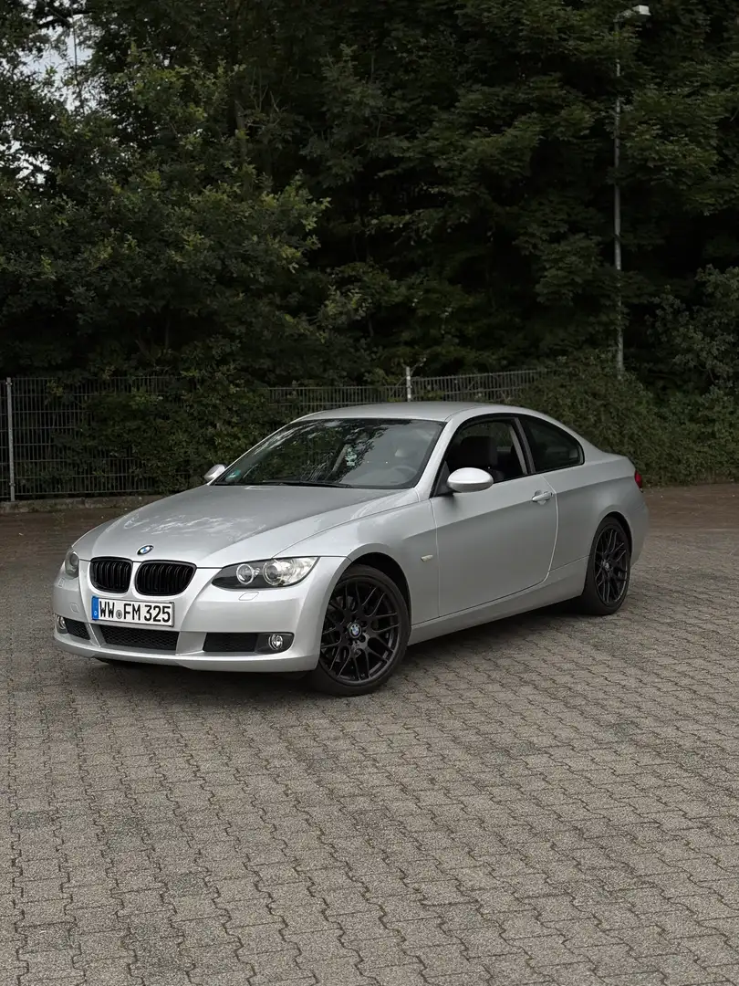 BMW 325 E92 325i Coupe - 1