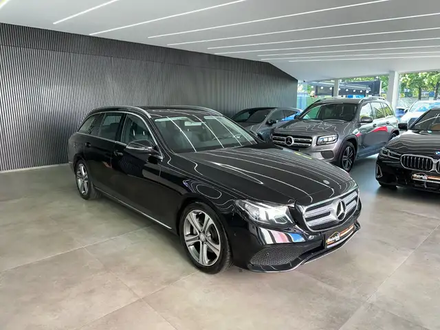 Mercedes-Benz E 220 d T*Totwinkel*Schiebedach*Ambiente*Kamera*