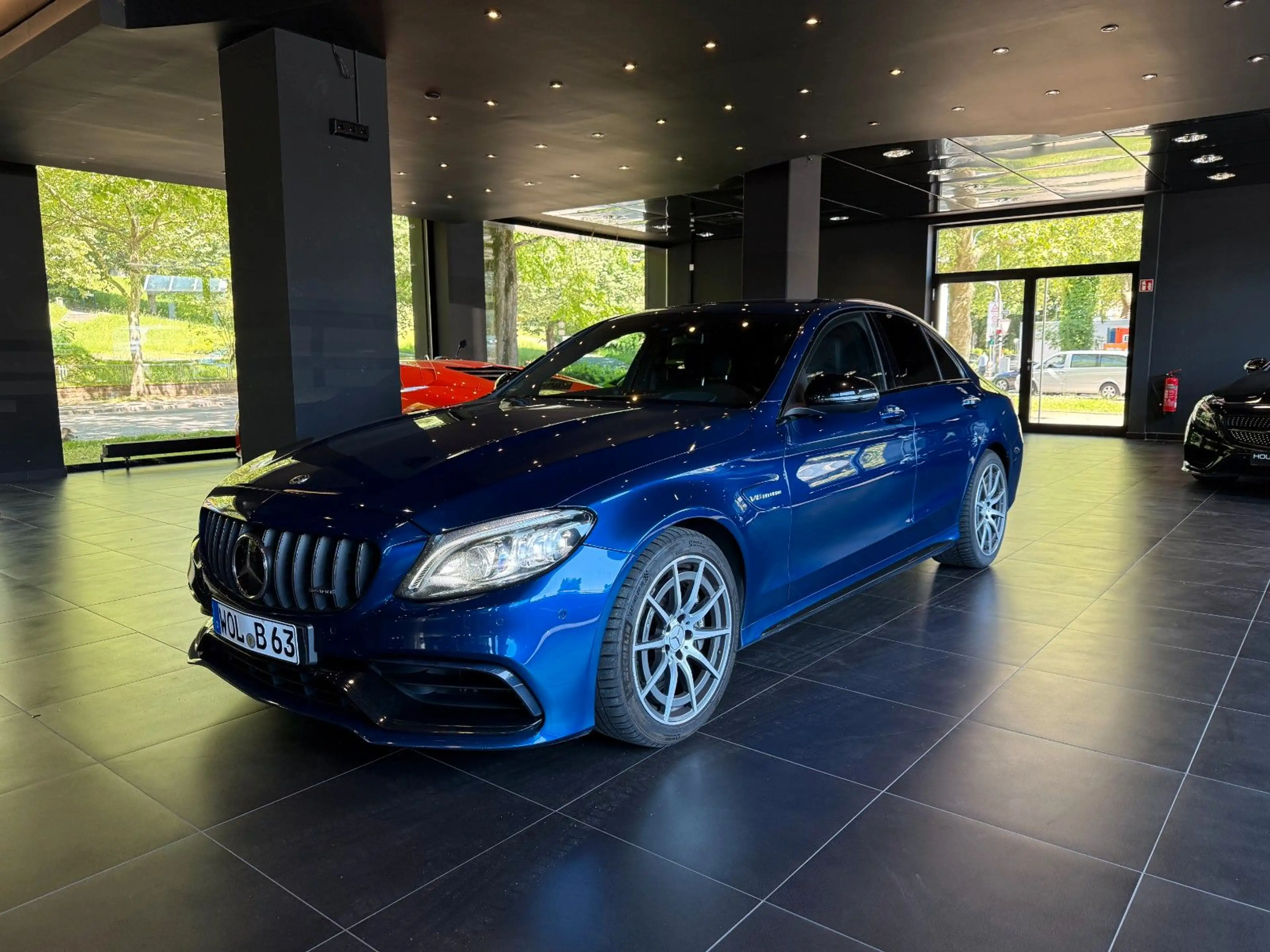 Mercedes-Benz C 63 AMG Limousine*SportAbgas*Widescreen*Memory* — photo 2