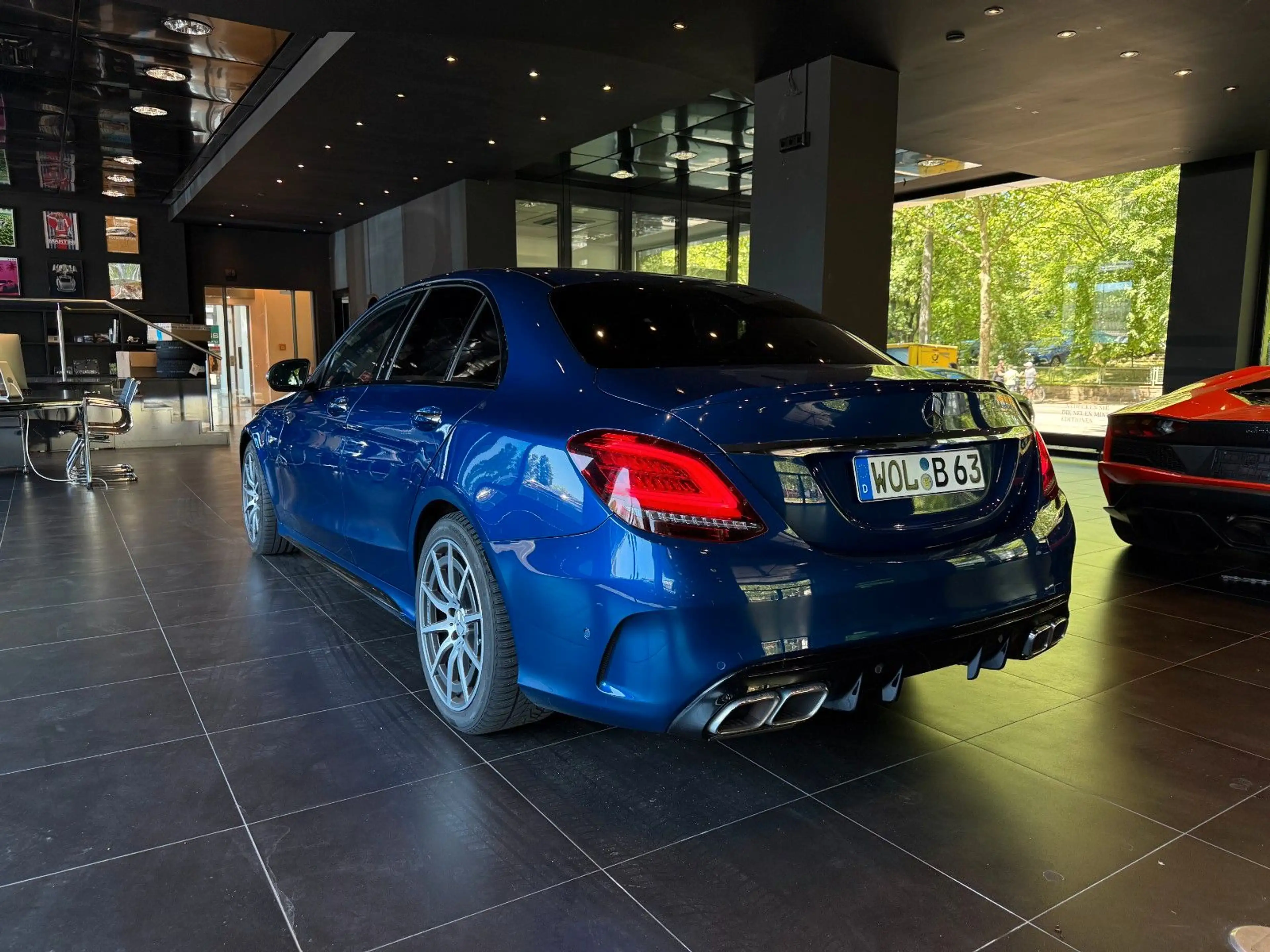 Mercedes-Benz C 63 AMG Limousine*SportAbgas*Widescreen*Memory* — photo 4