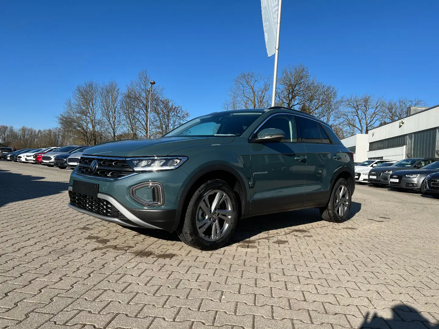 Volkswagen T-Roc 1.5 TSI DSG Life LED ParkAssist Sitzh. PDC Blau - 1