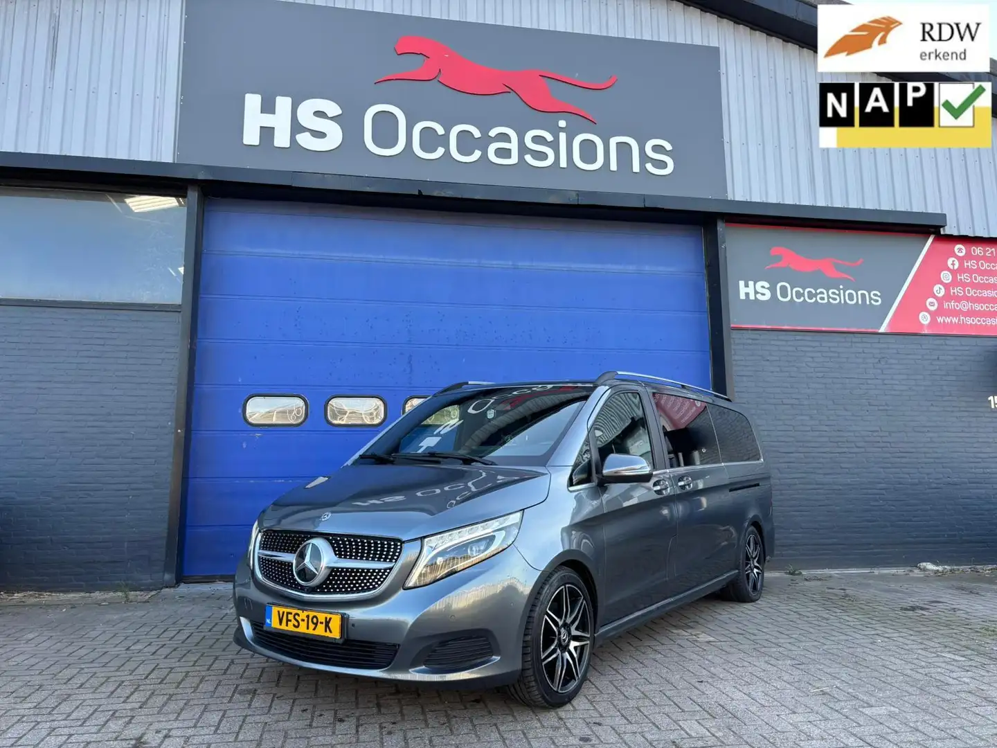 Mercedes-Benz V 300 300d, LAGE KM, AMG PAKKET, 360 camera Grijs - 1