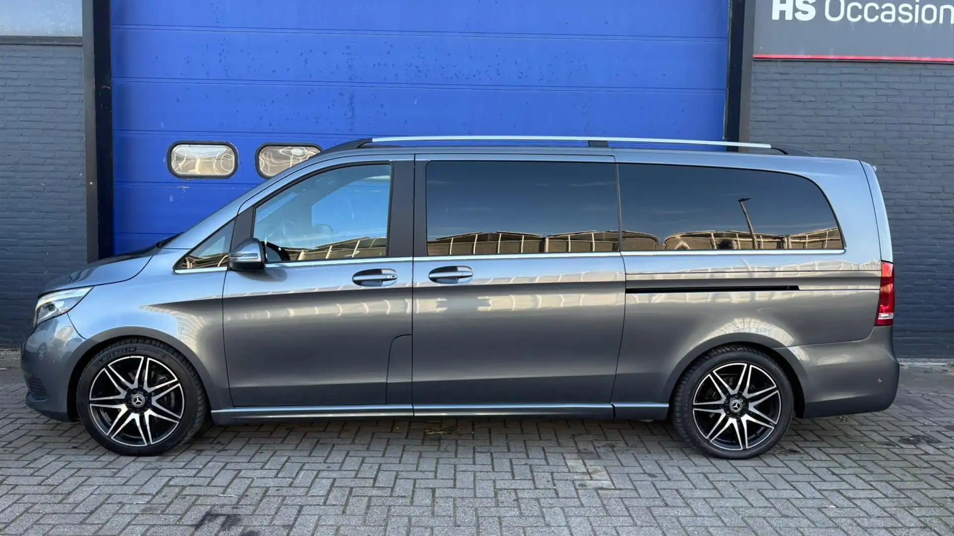 Mercedes-Benz V 300 300d, LAGE KM, AMG PAKKET, 360 camera Grijs - 2