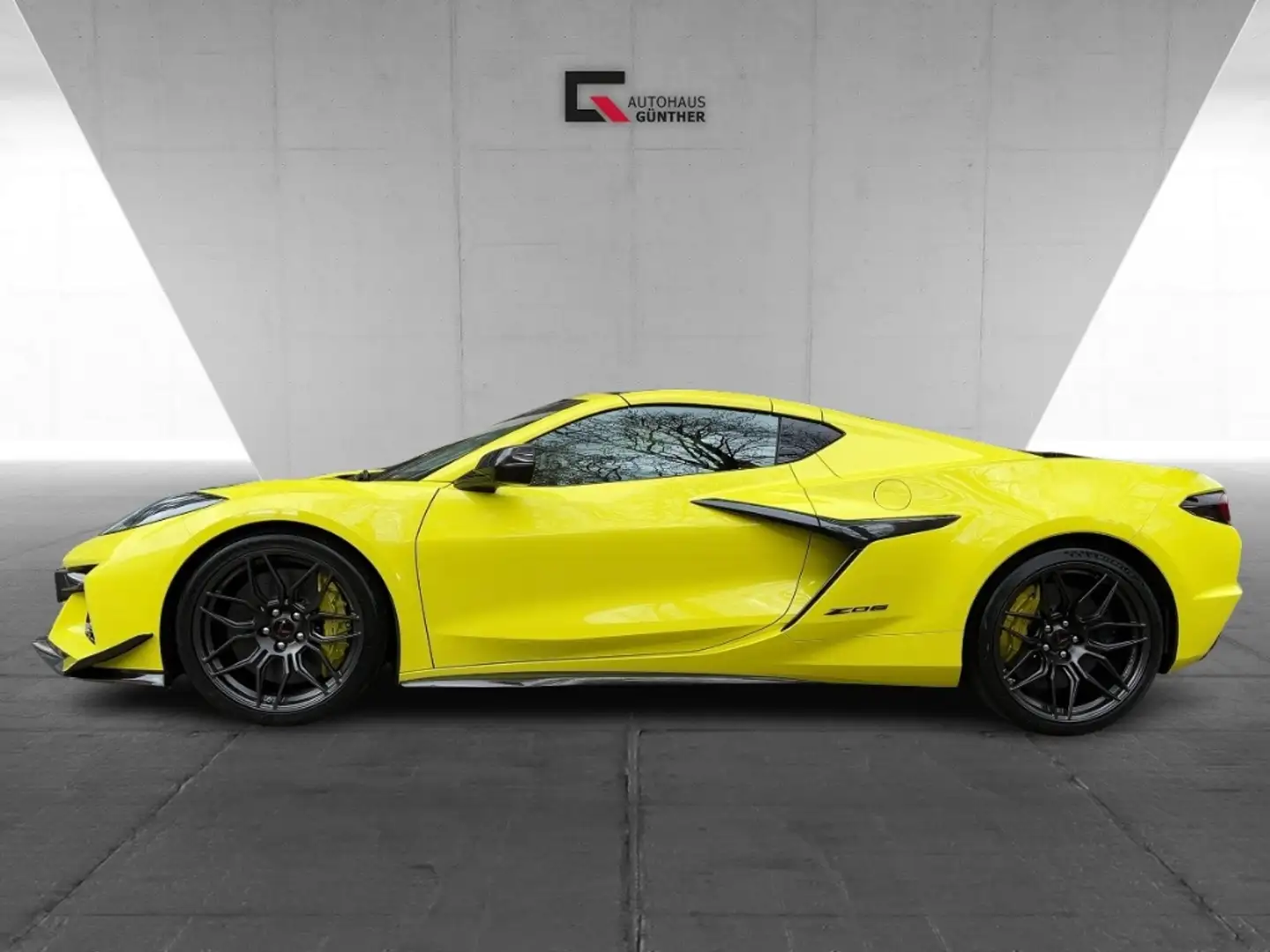 Corvette Z06 Coupe 3LZ Z07 Carbon, Lift Amarillo - 2