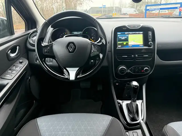 Renault Clio view 15