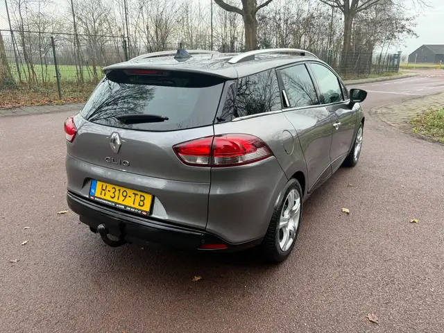Renault Clio view 6