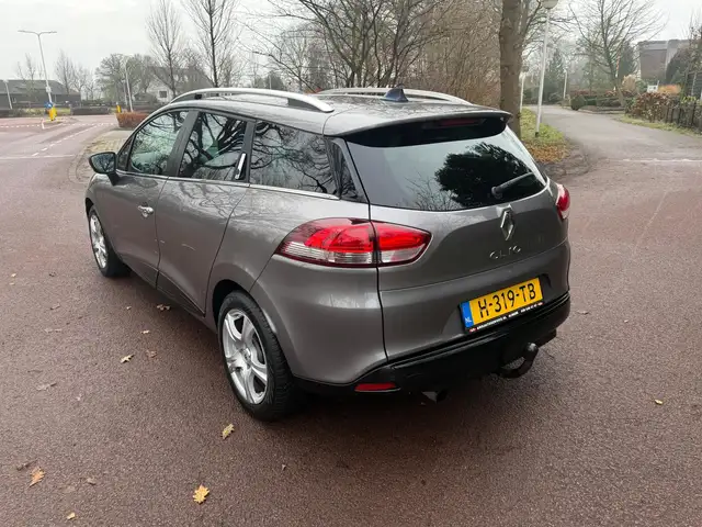 Renault Clio view 4