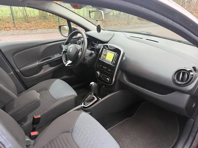Renault Clio view 13