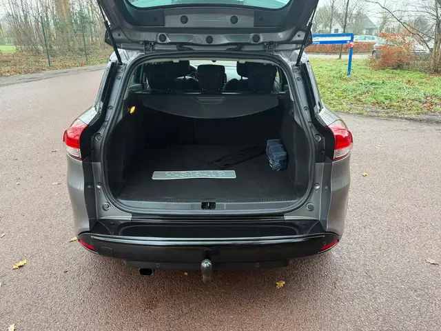 Renault Clio view 9