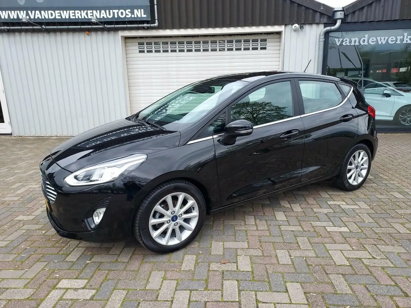 Ford Fiesta 1.0 EcoBoost Titanium 5drs Clima|Cruise|Camera|And Zwart - 2