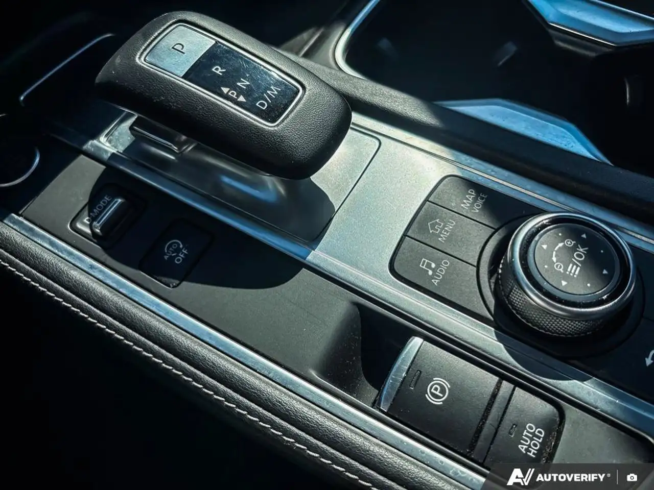 Infiniti QX60 снимка Infiniti QX60