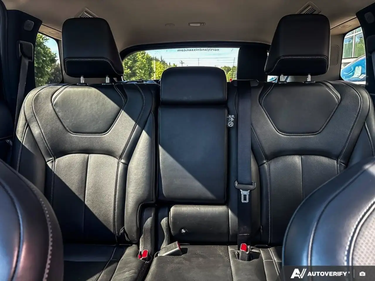 Infiniti QX60 снимка Infiniti QX60