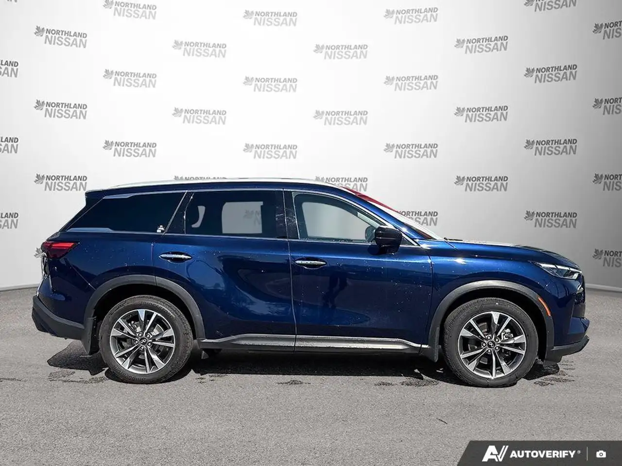 Infiniti QX60 снимка Infiniti QX60