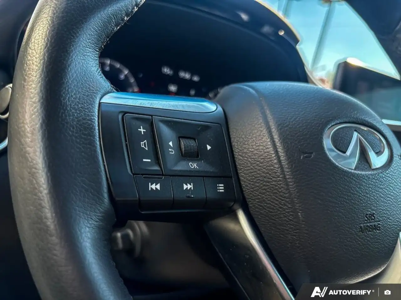 Infiniti QX60 снимка Infiniti QX60