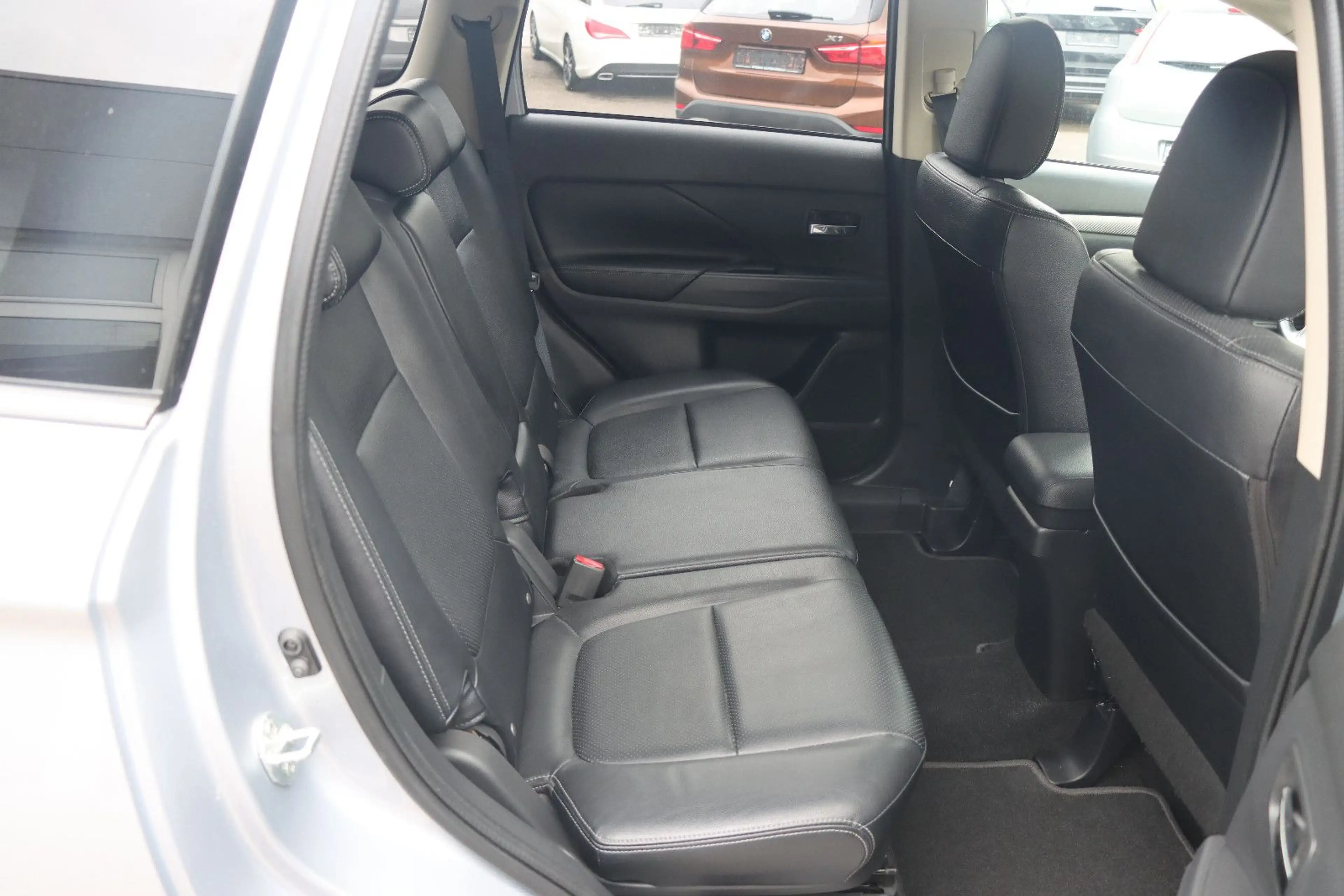 Mitsubishi Outlander ClearTec Instyle 4WD l VOLL l 7-SITZER — photo 13