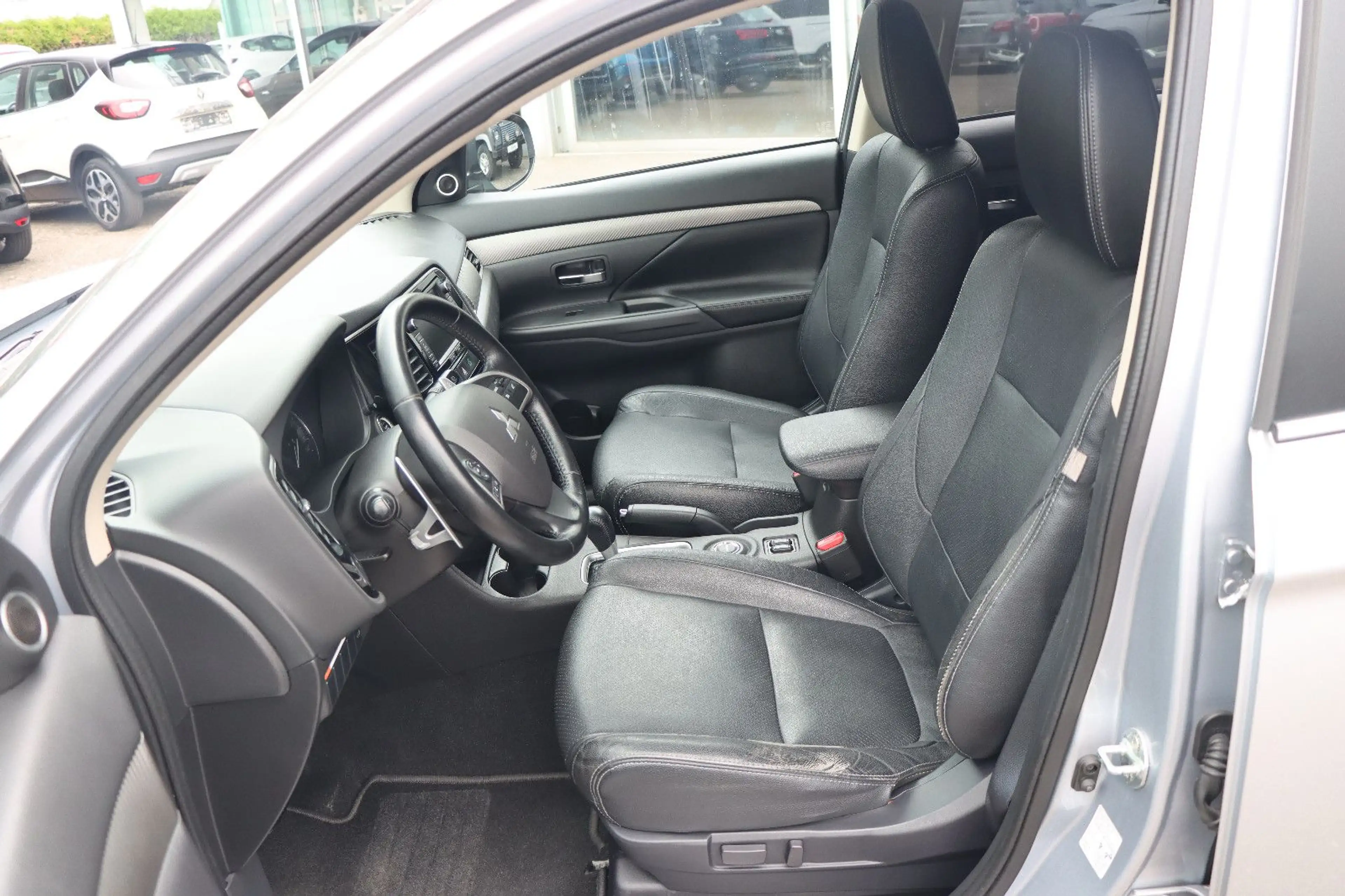 Mitsubishi Outlander ClearTec Instyle 4WD l VOLL l 7-SITZER — photo 15