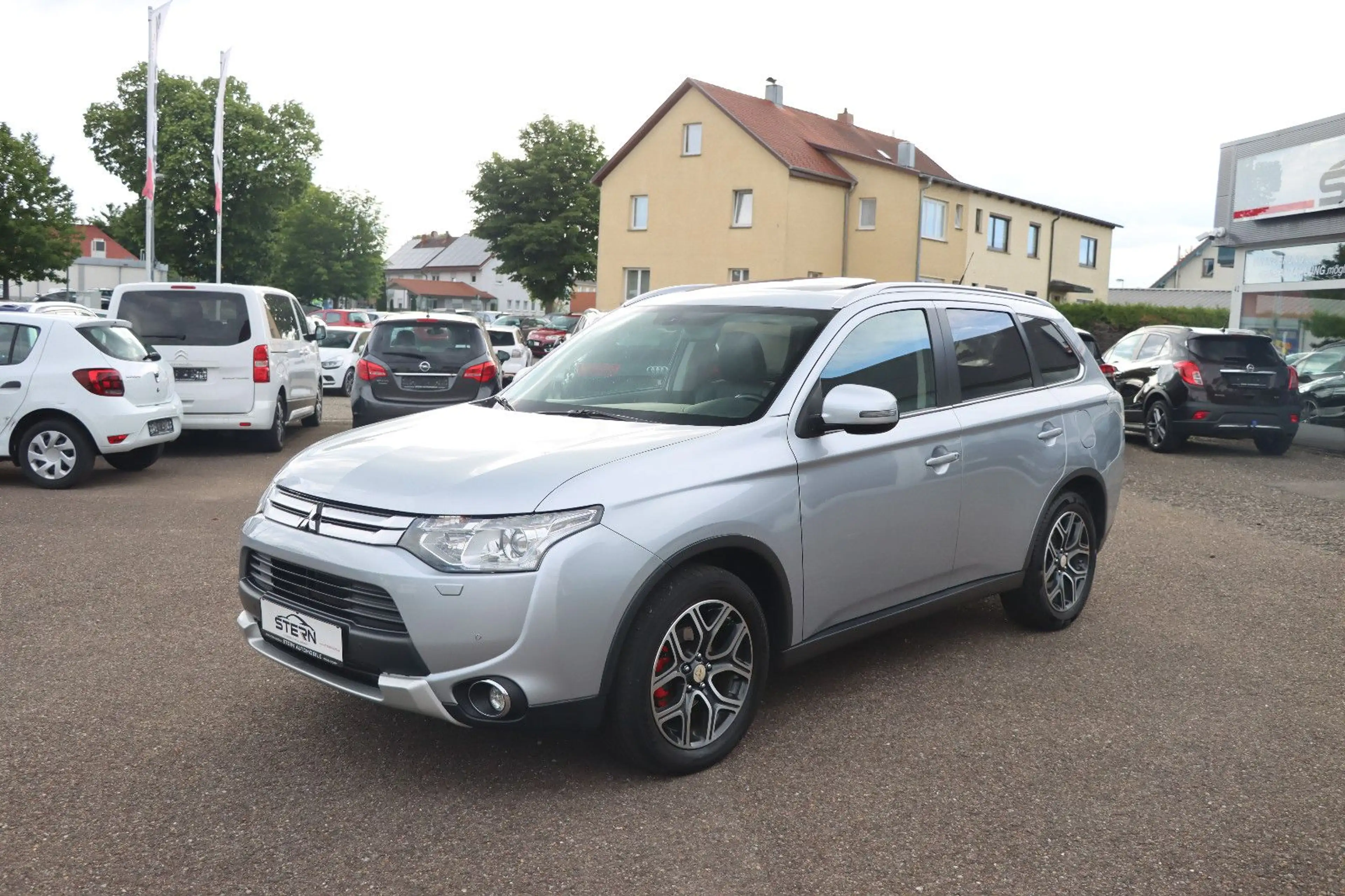 Mitsubishi Outlander ClearTec Instyle 4WD l VOLL l 7-SITZER — photo 3