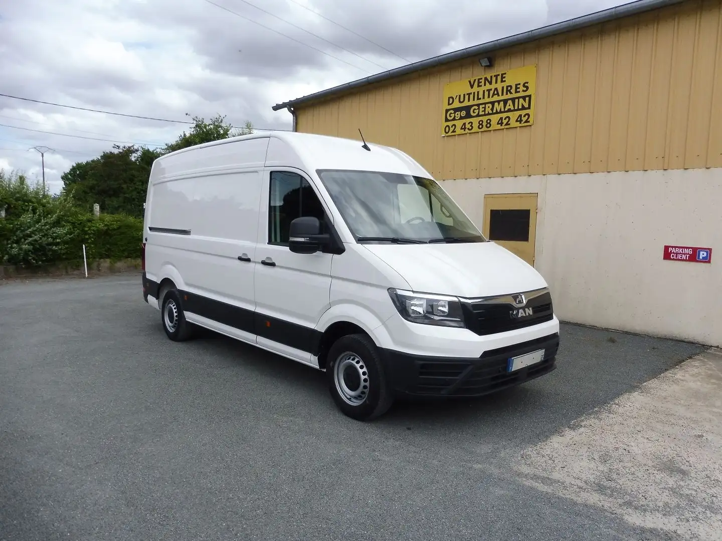 MAN TGE 2140 3.0T STANDARD SURELEVE 2.0 140CH Blanc - 1