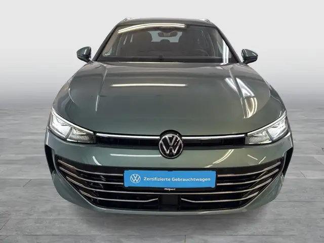 Volkswagen Passat view 9