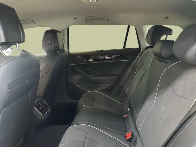 Volkswagen Passat view 12