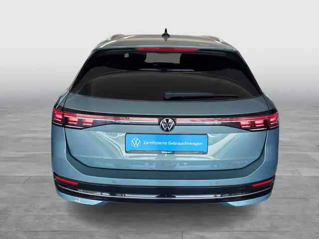 Volkswagen Passat view 6