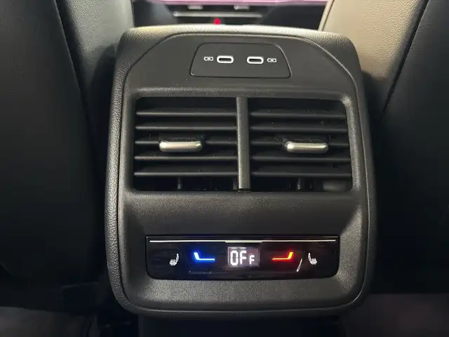 Volkswagen Passat view 13