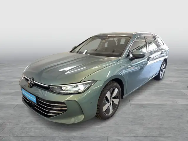 Volkswagen Passat view 2