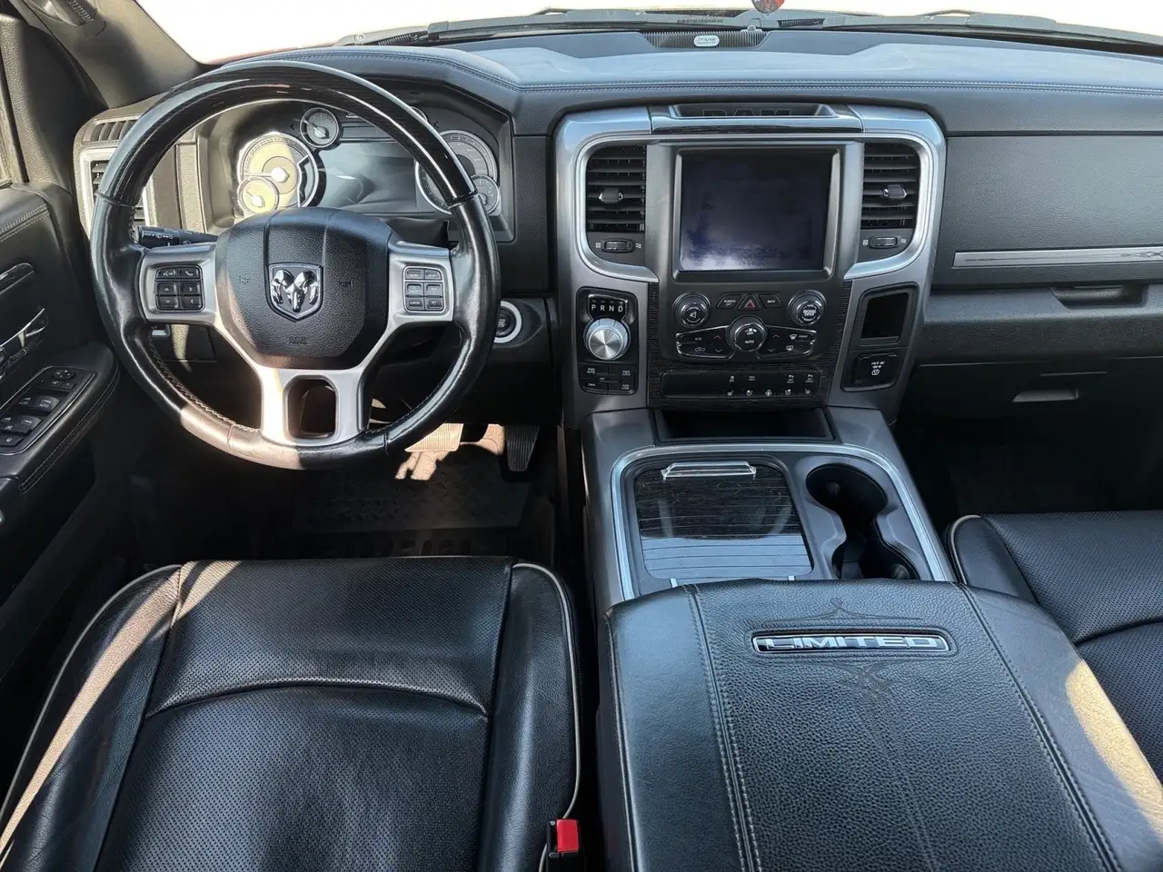 RAM 1500 снимка RAM 1500
