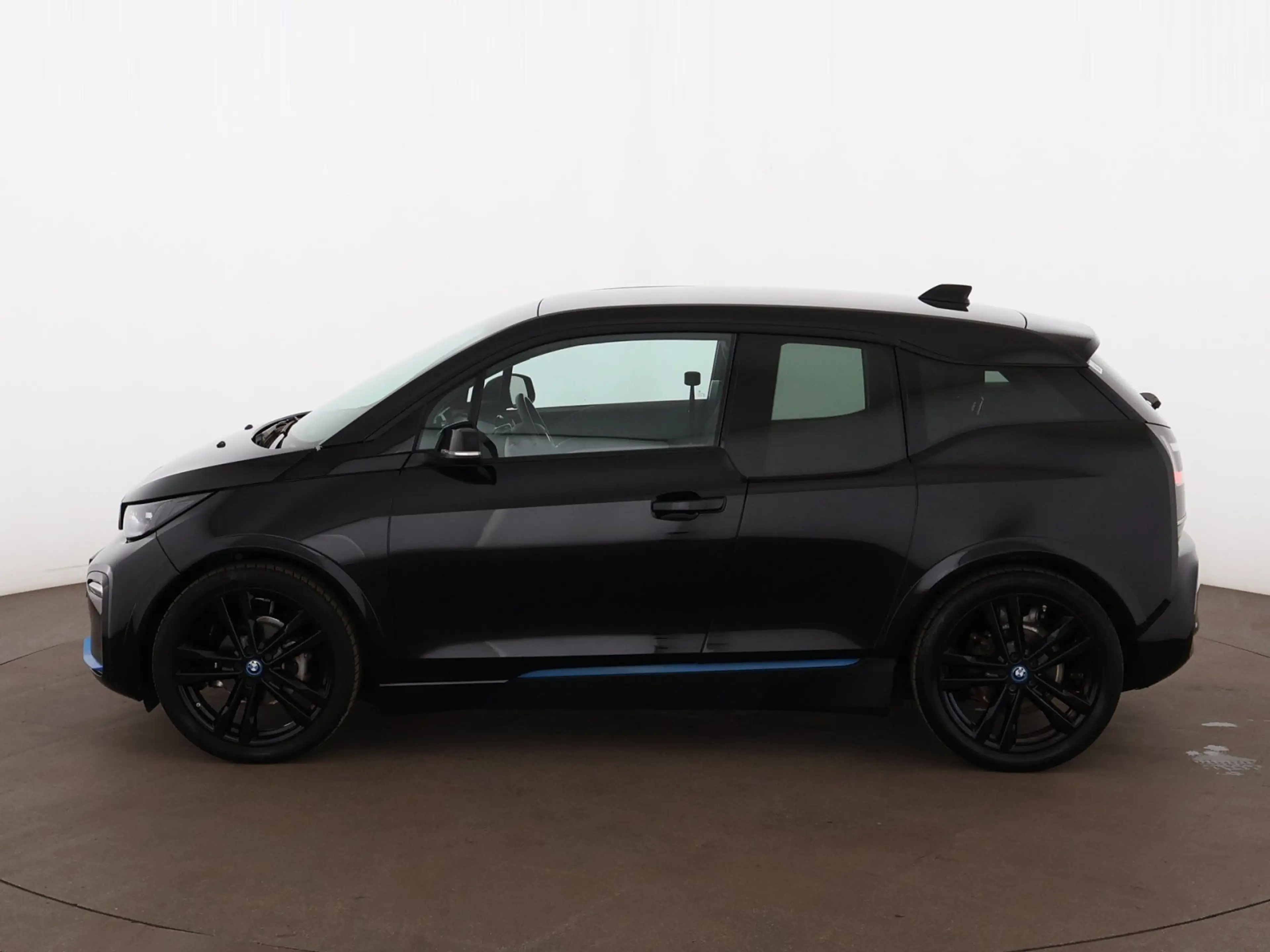BMW i3 s 42kWh Aut LED WAERMEPUMPE NAVI SITZHZG TEMP — photo 5