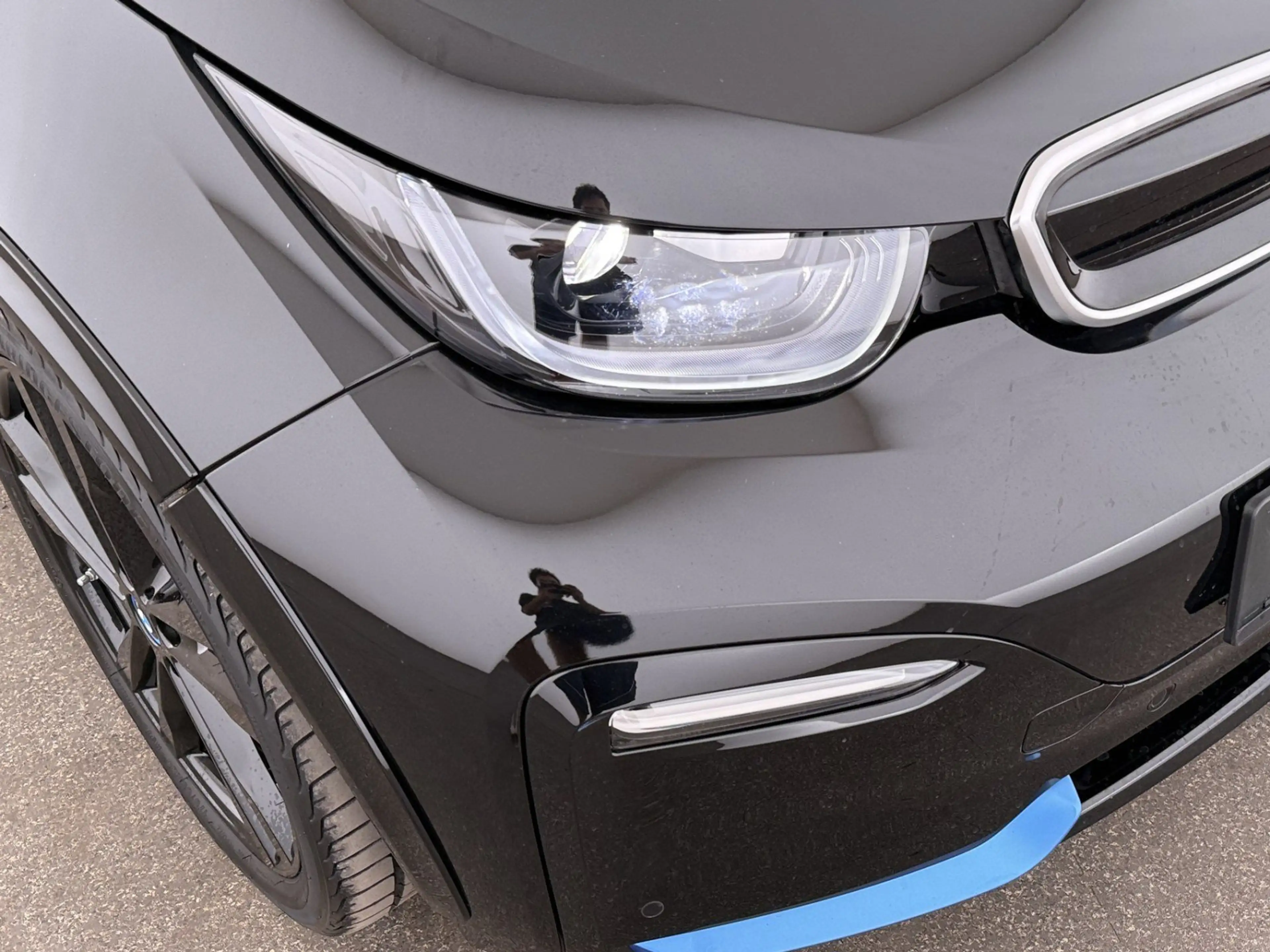BMW i3 s 42kWh Aut LED WAERMEPUMPE NAVI SITZHZG TEMP — photo 12