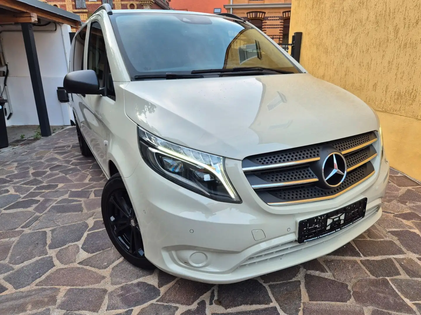 Mercedes-Benz Vito Tourer 119 CDI Edition lang LED AHK Kamera Gris - 1