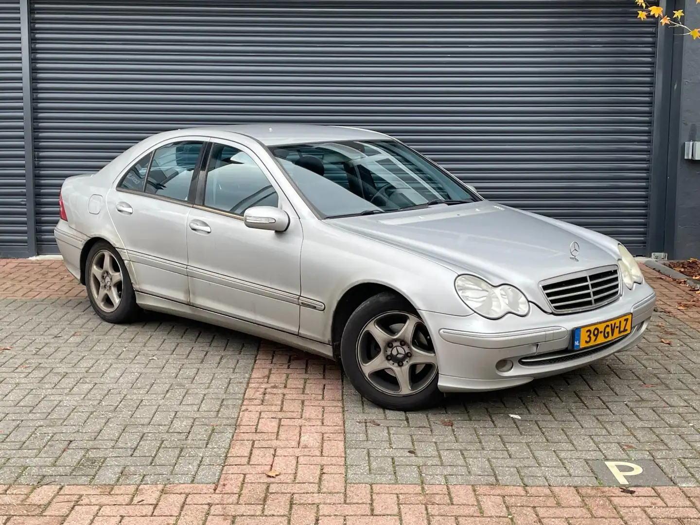 Mercedes-Benz C 200 K. Elegance Aut | Airco | Trekhaak | Cruise Grau - 1