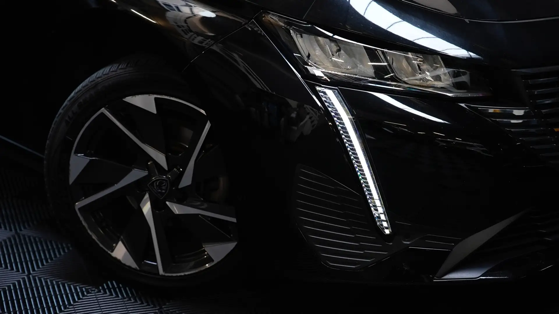 Peugeot 308 1.2 PureTech GT AUTOMAAT/CAMERA/SFEERVERLICHTING/C Negro - 2