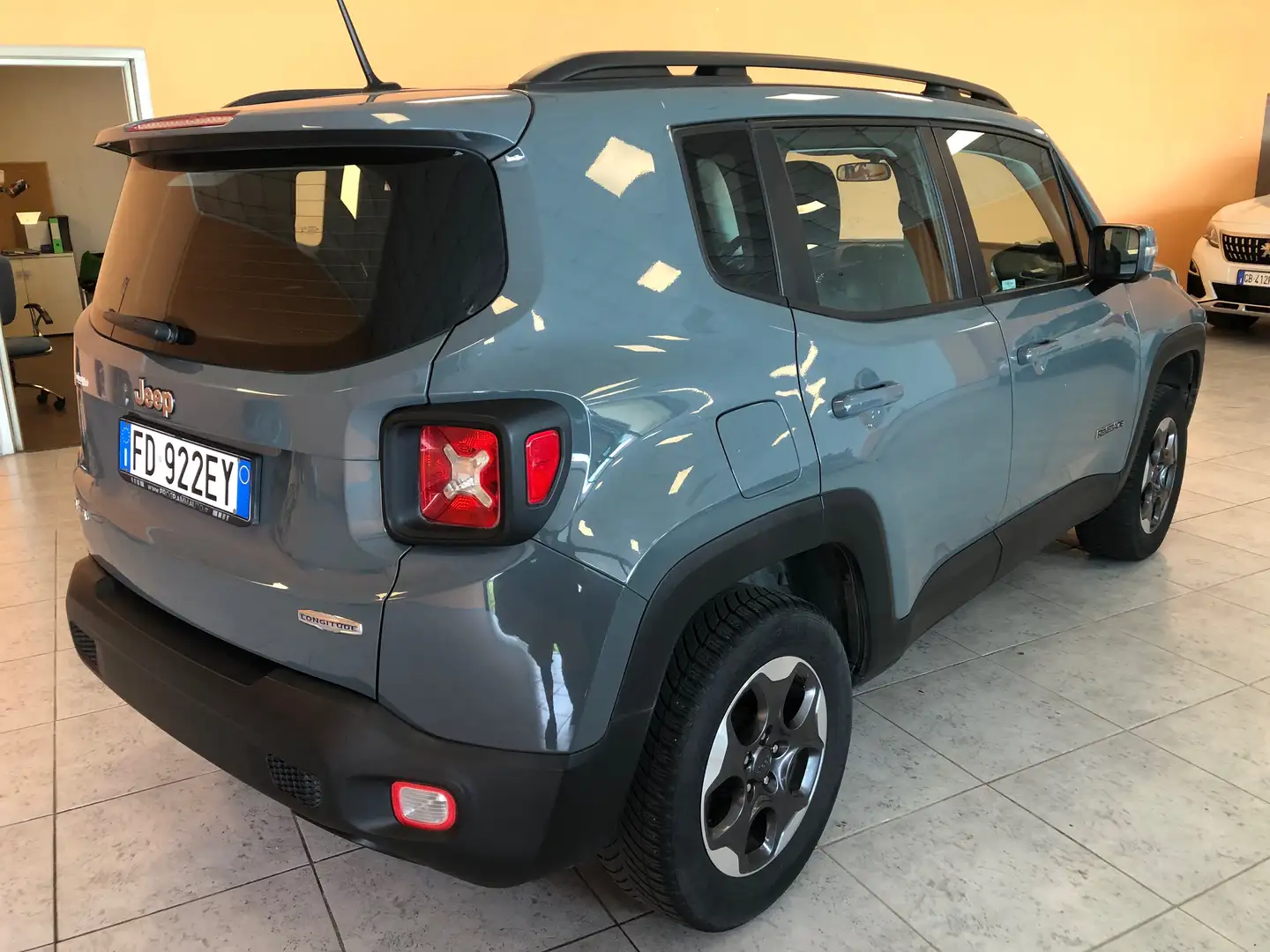 Jeep Renegade Renegade 2.0 mjt Longitude 4wd 140cv Grijs - 2