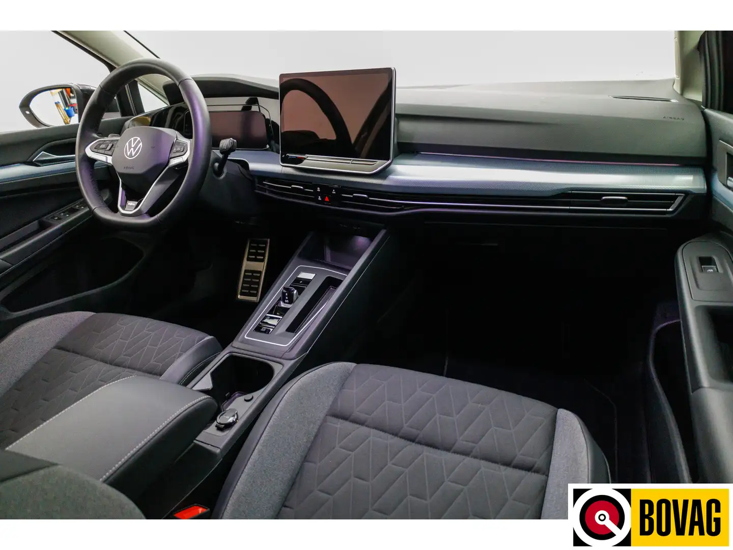 Volkswagen Golf 1.5 eTSI GOAL edition All-season | Navigatie | PDC Zwart - 2