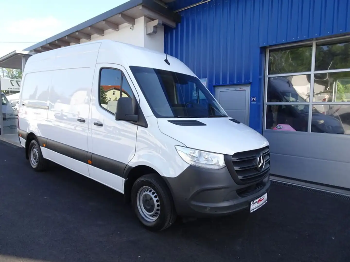 Mercedes-Benz Sprinter 317 CDI Kasten L2H2 RWD / AHK 3500 KG Weiß - 1