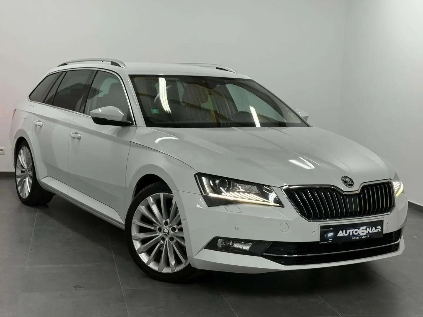 Skoda Superb SW 2.0 TDI EU6 - XENON - LED - NAVI - CAMERA Alb - 1