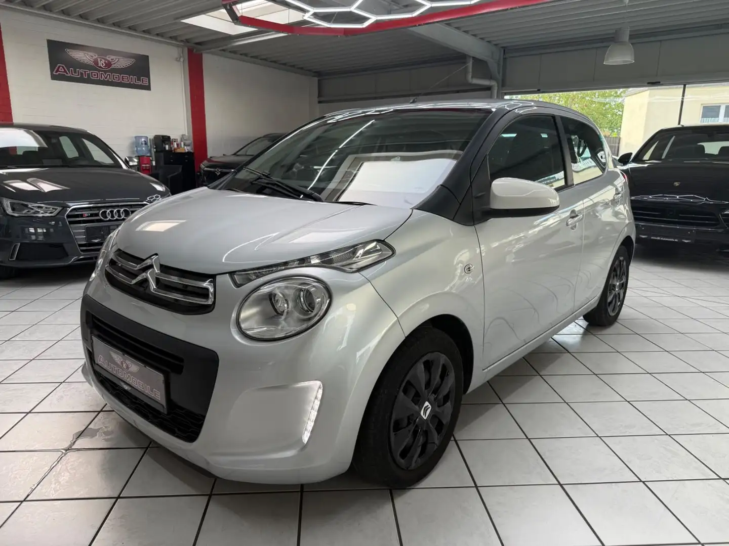 Citroen C1 Selection 1.2 KLIMA GROßES DISPLAY Silber - 1