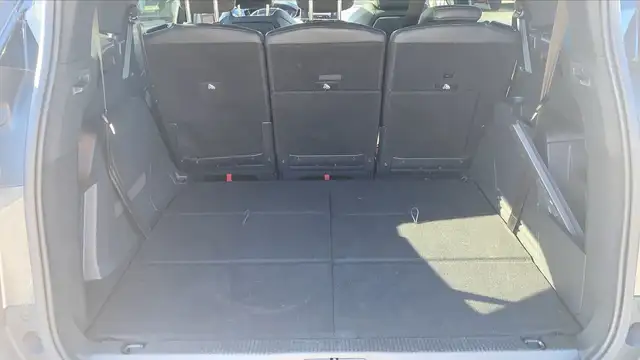 Peugeot 5008 view 14