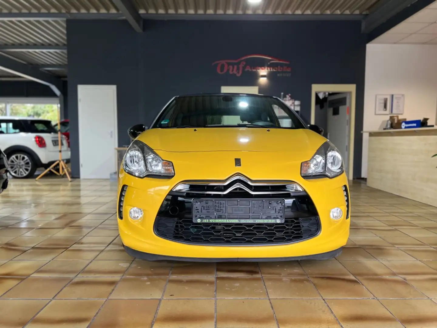 Citroen DS3 Chic Gelb - 2