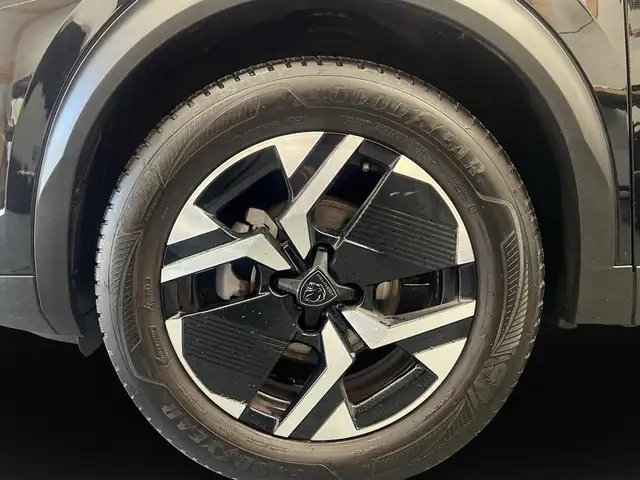 Peugeot 2008 view 10