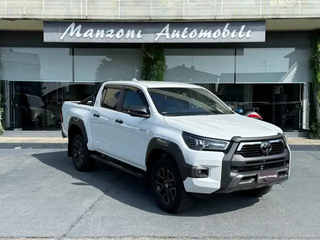 Toyota Hilux 2.8 D A/T 4WD Double Cab Invincible IVA ESPOSTA