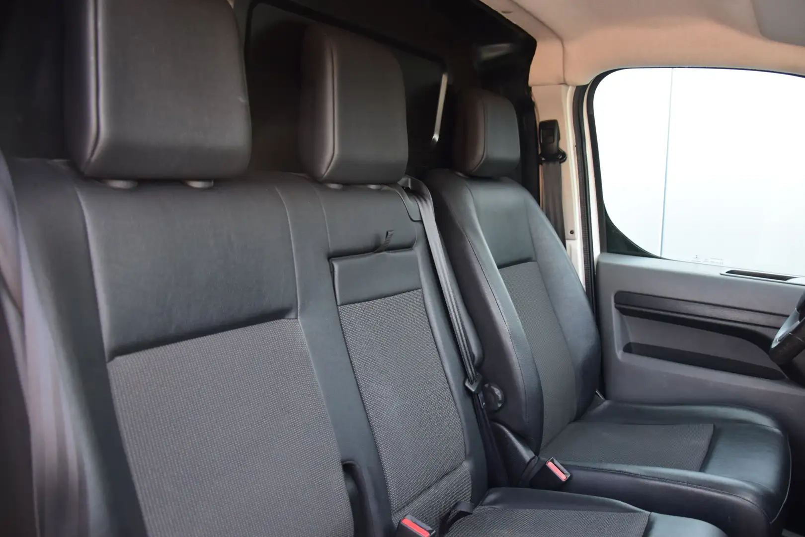 Toyota Proace Worker 1.5 D-4D Cool Comfort Long Airco Cruise Aud Blanc - 2