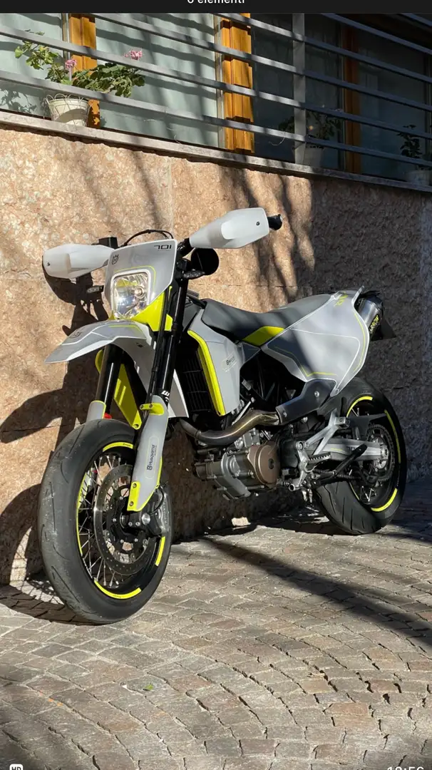 Husqvarna 701 Supermoto - 1