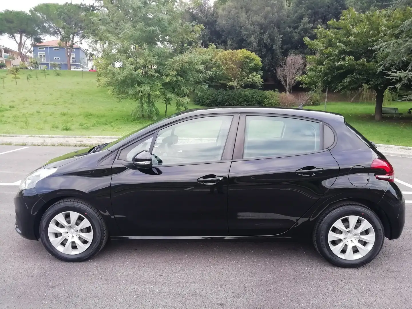 Peugeot 208 208 1.6 bluehdi 5p Active 75cv Nero - 1